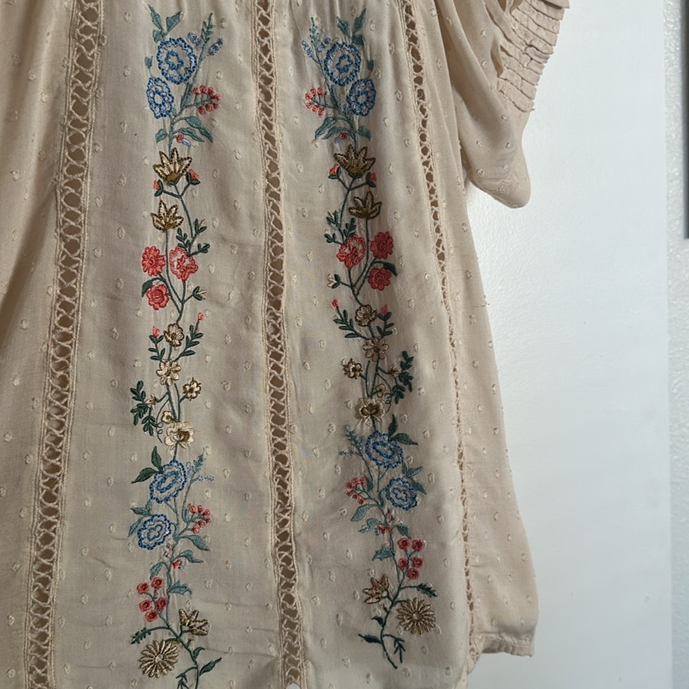 böhme Curated Collection Embroidered Top EUC - Picture 4 of 9